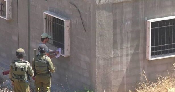Citizens ordered to halt construction of homes in Arroub camp