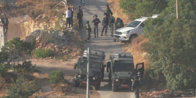 Israeli bulldozers demolish house in Beit Ummar