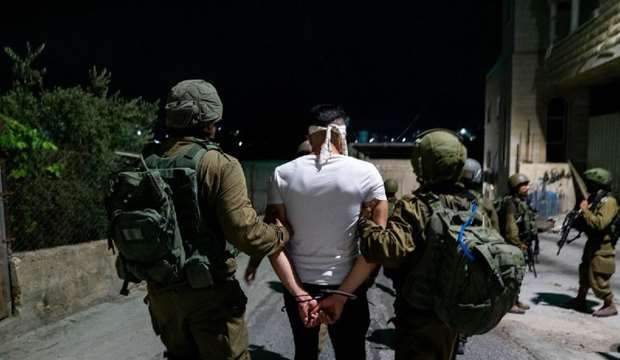 IOF kidnaps four Palestinians in W. Bank