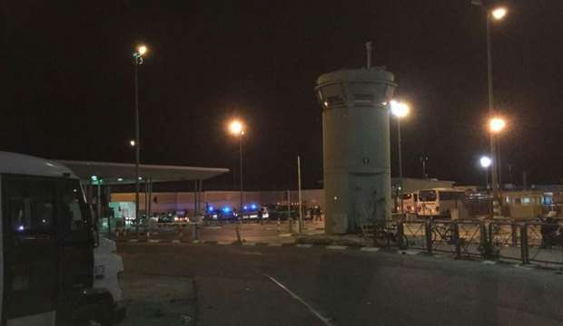 10 Palestinians arrested at Qalandia checkpoint