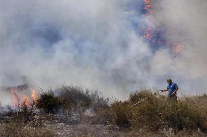 Israel halts fuel shipments to Gaza over fire balloon launches
