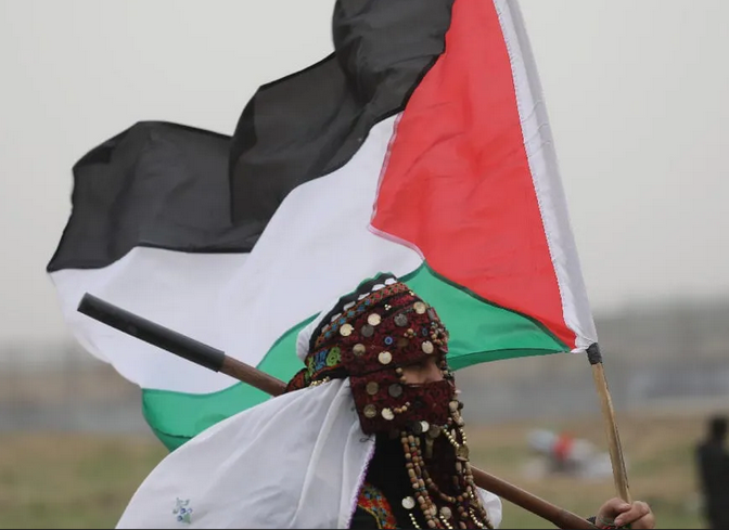 Amnesty says most Israelis fear seeing Palestine flag