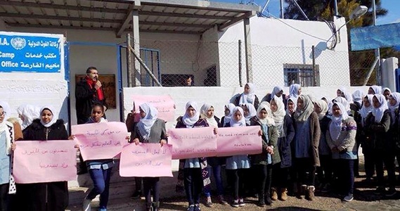 Protest in al-Fari'ah camp against UNRWA policies