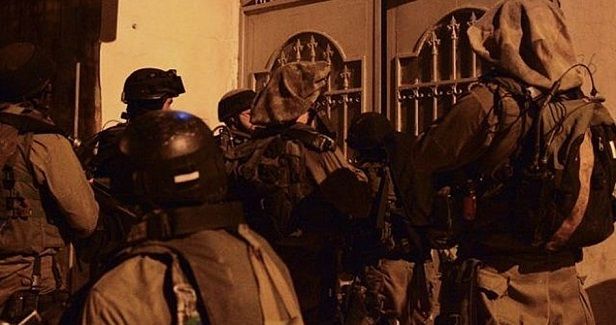 IOF kidnaps three Palestinians from homes in Jenin