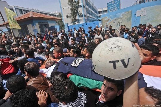 Israel injures dozens, including journalists, in fifth week of Gaza protestsa