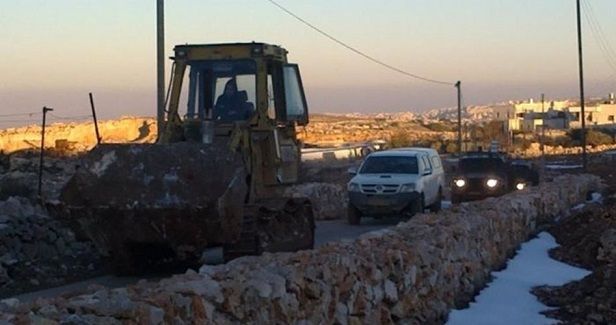 IOF stops Palestinians from reclaiming land in western Ramallah