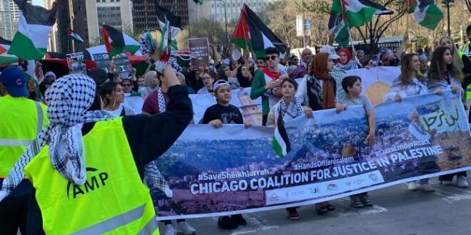 Hundreds take part in a rally in Chicago in protest of Israeli raids on Al-Aqsa