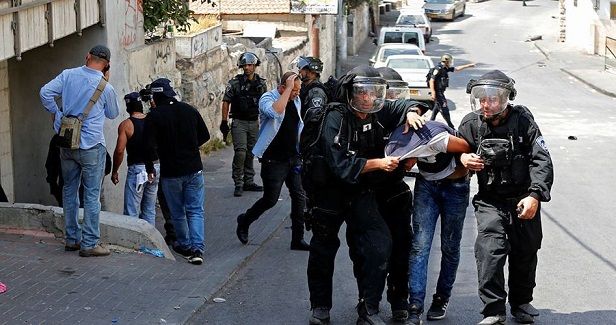Injuries reported as Israeli forces attack Palestinians in Jerusalem