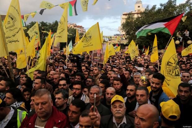 Fatah lights 53rd anniversary torch in Gaza