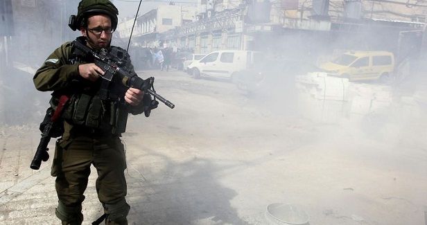 IOF teargases journalists, arrests two of them in Bethlehem