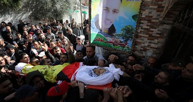 A new victim of gas bombs fired by the Israeli military