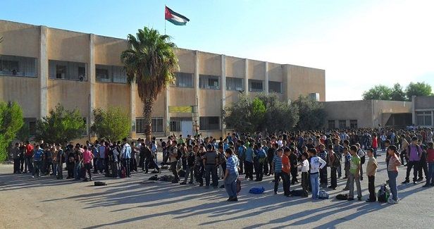 IOF shoots at school in Gaza, injuring employee