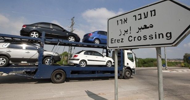 Israel holds 1,000 cars for Gaza merchants in its ports