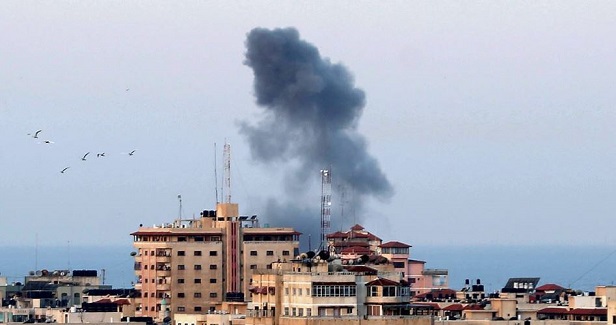 Israeli warplanes attack different buildings in Gaza