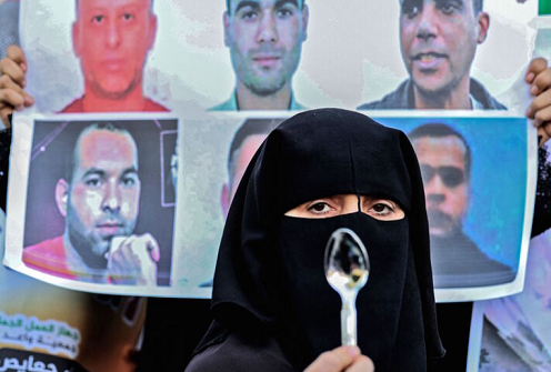 Israel, Hamas exchange fire after escaped Palestinian prisoners caught