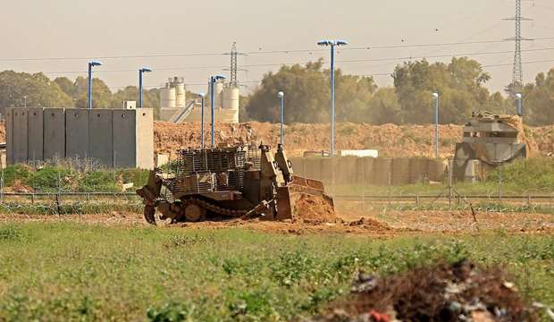 Israeli army infiltrates Gaza border, bulldozes land