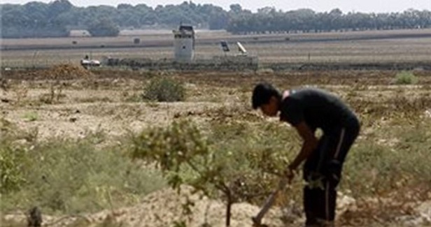Palestinian farmer wounded by Israeli gunfire in Gaza