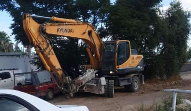 IOF demolishes car wash in southern Nablus
