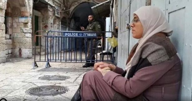 Israel police slap 6-month ban from al-Aqsa against Palestinian woman