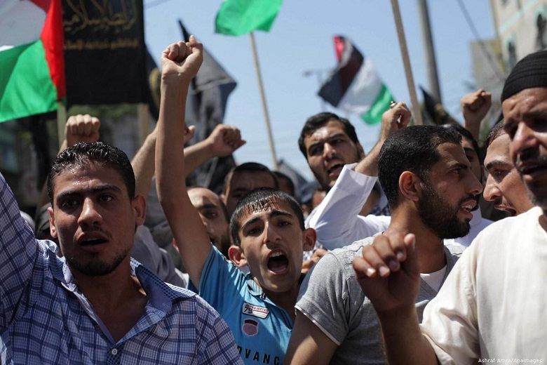 Palestinians stage rally along Gaza-Israel buffer zone