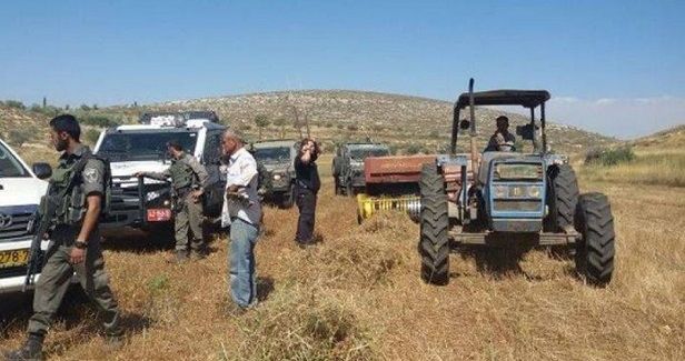 IOF storms village in Jordan Valley, seizes forklift