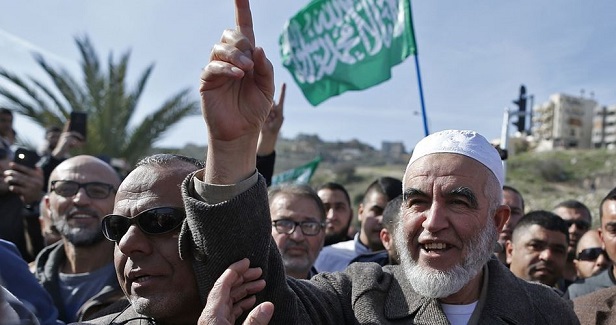 Israeli authorities extend Sheikh Salahs travel ban