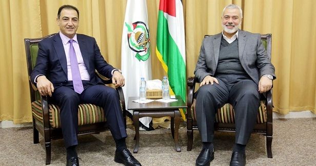 Haneyya meets businessman Adnan Majali in Gaza
