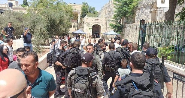 IInjuries, arrests near Bab al-Asbat in Jerusalemnjuries, arrests near Bab al-Asbat in Jerusalem