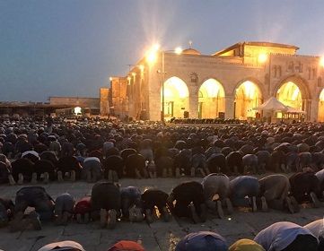 Following deadly Al-Aqsa protests, Israel lifts all restrictions on holy site