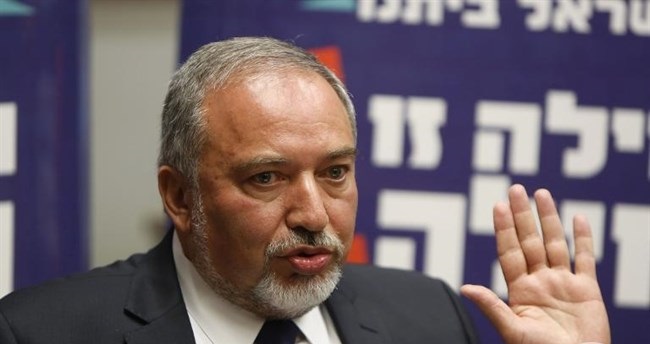 Israeli defense minister to approve thousands of new illegal settlement units