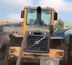 IOA razes storehouses in Issawiya district