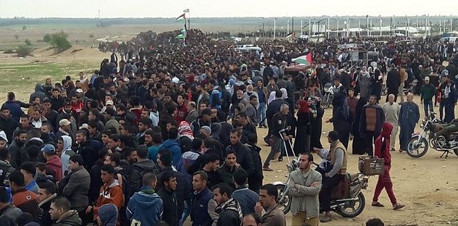 30 Palestinians injured in Gaza protests