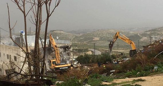 Israeli bulldozers demolish Palestinian house in O. J�lem