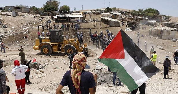 Israel goes on leveling works in Khan al-Ahmar