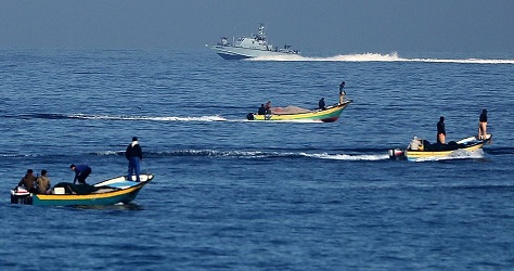 Israeli navy kidnaps two fishermen off Gaza coast