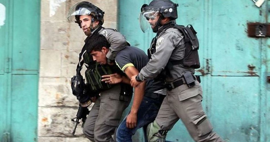 Israeli police arrest a young man in Silwan