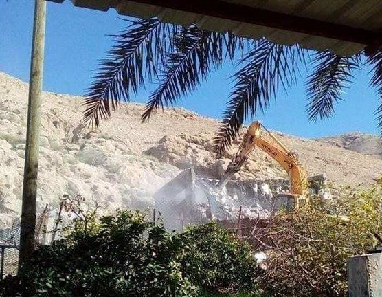 Israeli bulldozers demolish greenhouses, steel structure in Beit Iksa