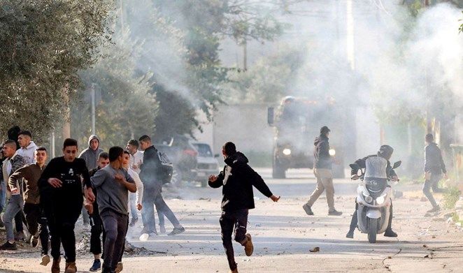 IOF storms Ram town in J’lem, teargases citizens
