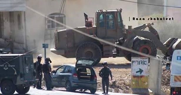 Israeli army post in al-Khalil attacked with fire bomb