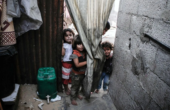 Qatar pays $100 to 75,000 Gaza families