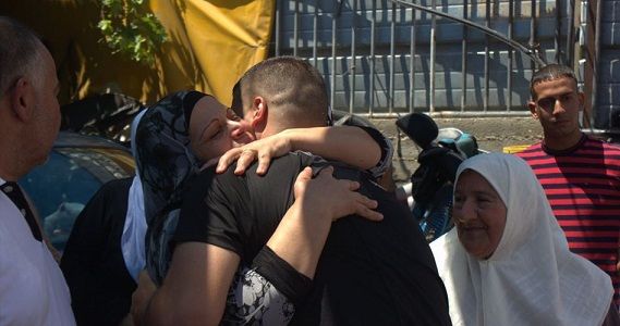 Palestinian sick prisoner released after serving his sentence term