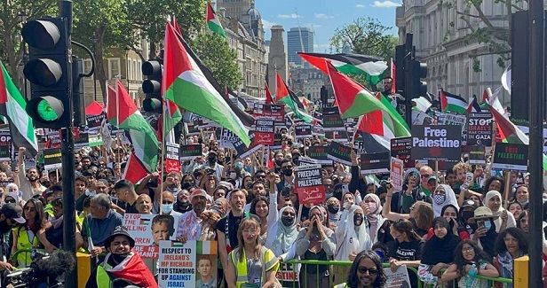 Thousands march in London to demand justice for Palestinians