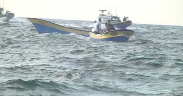 Israeli navy kidnaps two fishermen in Gaza waters