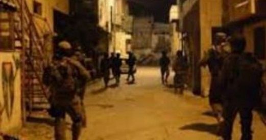 IOF raids homes, bullies families in Yatta city
