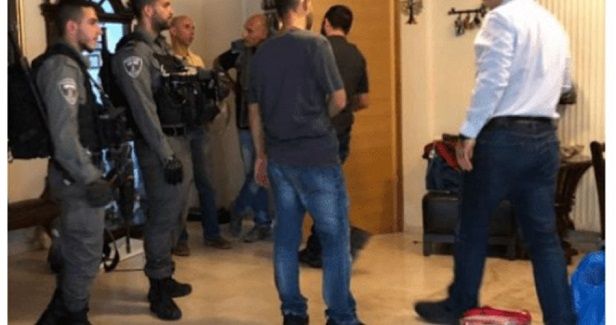 Israeli police kidnap minister Fadi al-Hadmi in J�lem