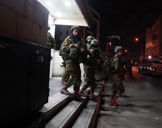 Israeli forces detain 11 Palestinians in West Bank