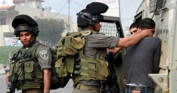 IOF arrests two Palestinian school students