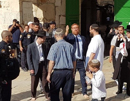 Israeli Knesset members take to Al-Aqsa after Netanyahu lifts ban