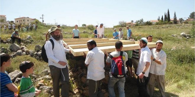 Settlers threaten land and citizens of Einabus, south of Nablus