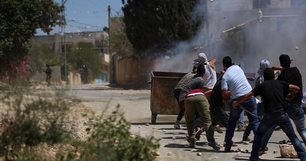 Dozens choke on tear gas in Kafr Qaddoum protests